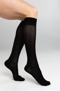 Kompresinės plonos kojinėmis iki kelių